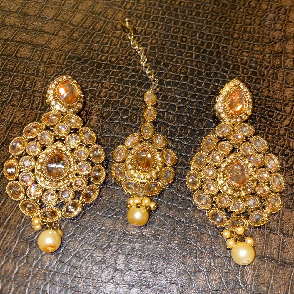 Indian Jewelry- Bronze Gold Earrings & Tikka Set